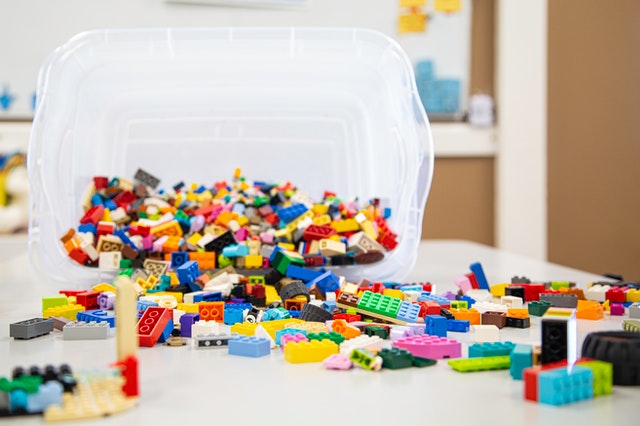 main lego kegiatan meningkatkan kemampuan berpikir kreatif