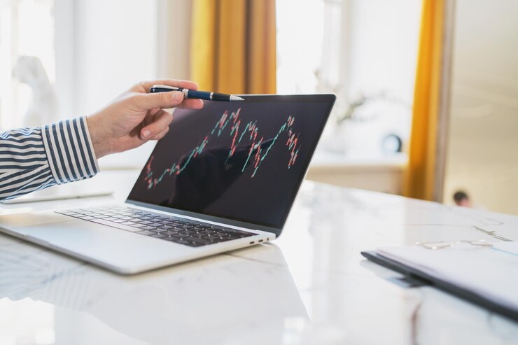 Perbedaan Antara Investasi Aktif Dengan Pasif | SimulasiKredit.com Perbedaan Antara Investasi Aktif Dan Pasif Yang Jelas