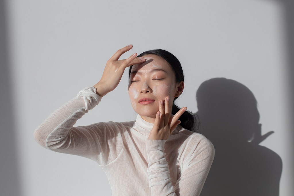 8 Rekomendasi Sunscreen untuk Kulit Berminyak dan Tips Memilih - Glints