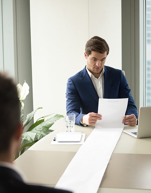 hr manager reading too long candidates resume