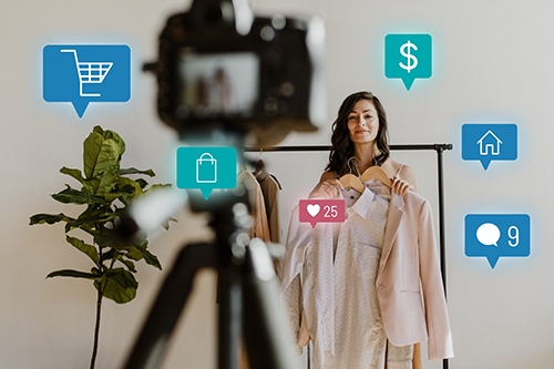 woman live streaming online shopping campaign