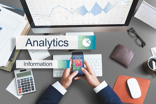 Marketing analytics là nghiên cứu các dữ liệu thông qua các chiến dịch marketing