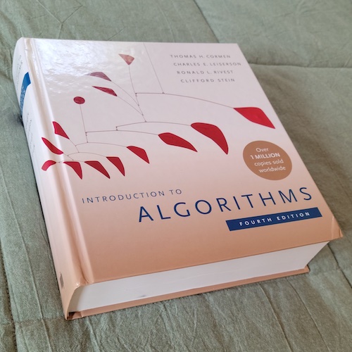 Introduction to Algorithms là sách về lập trình hay